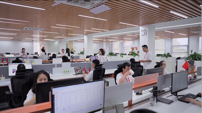 专业外贸与运营办公区(PPT第4页)